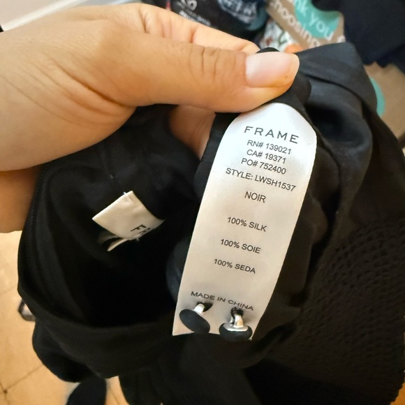 Frame Black Silk Jacquard Keyhole Puff Sleeve Blouse - Picture 6 of 7